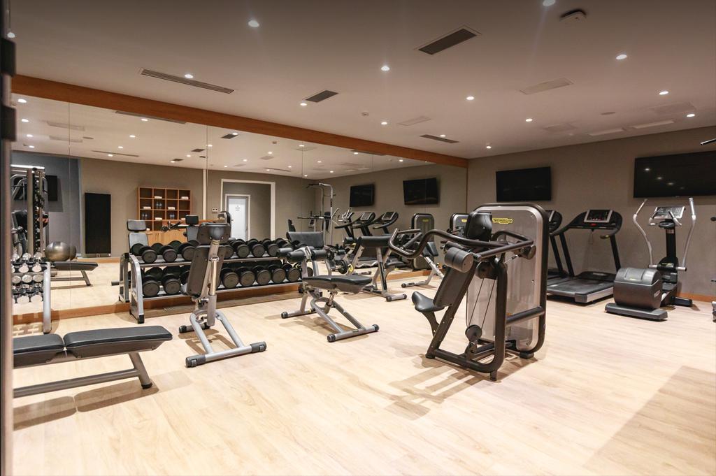 Фитнес центр при отеле Ramada by Wyndham Astana — фото 5
