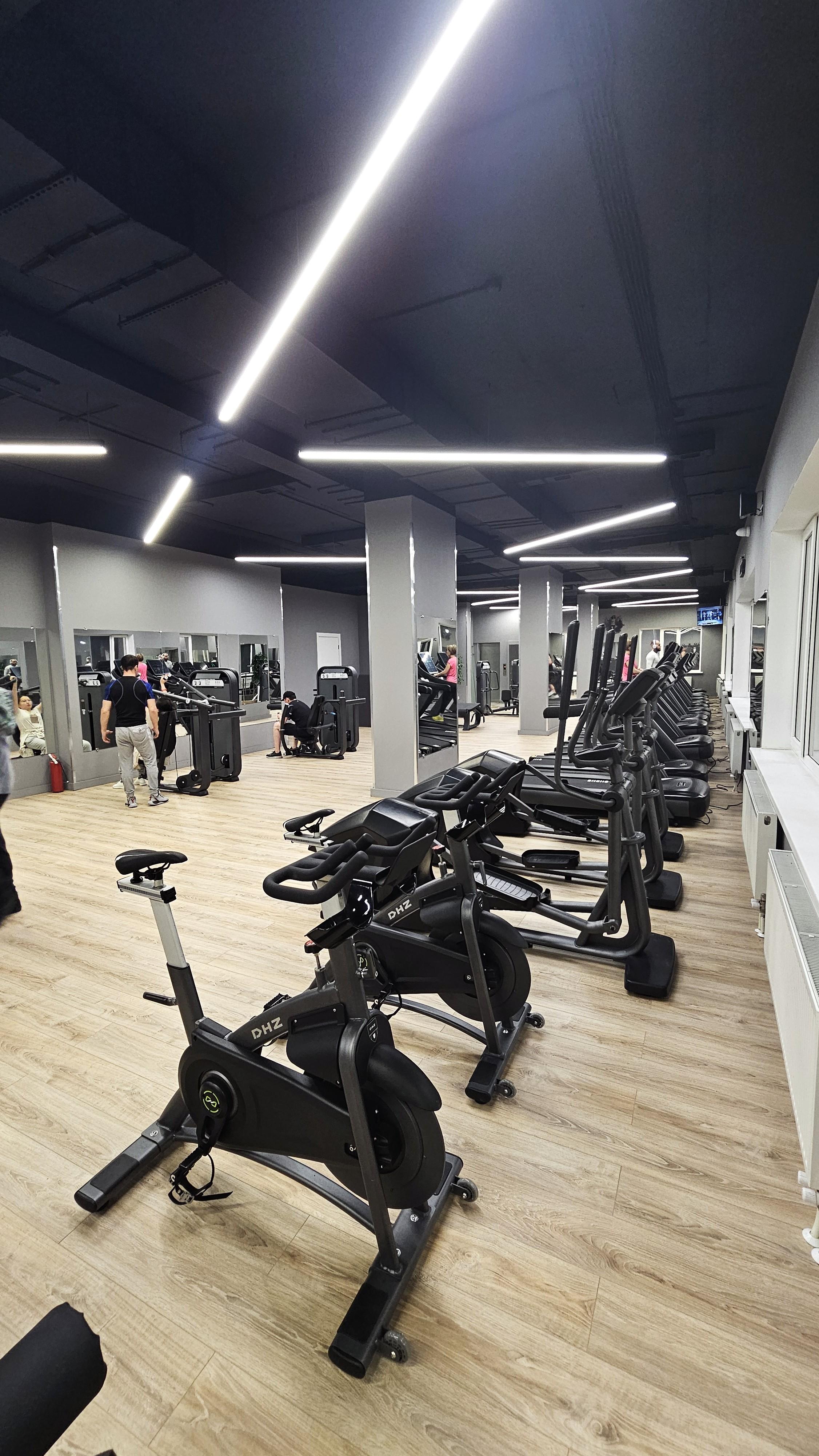 Iron Club на Женис studio image
