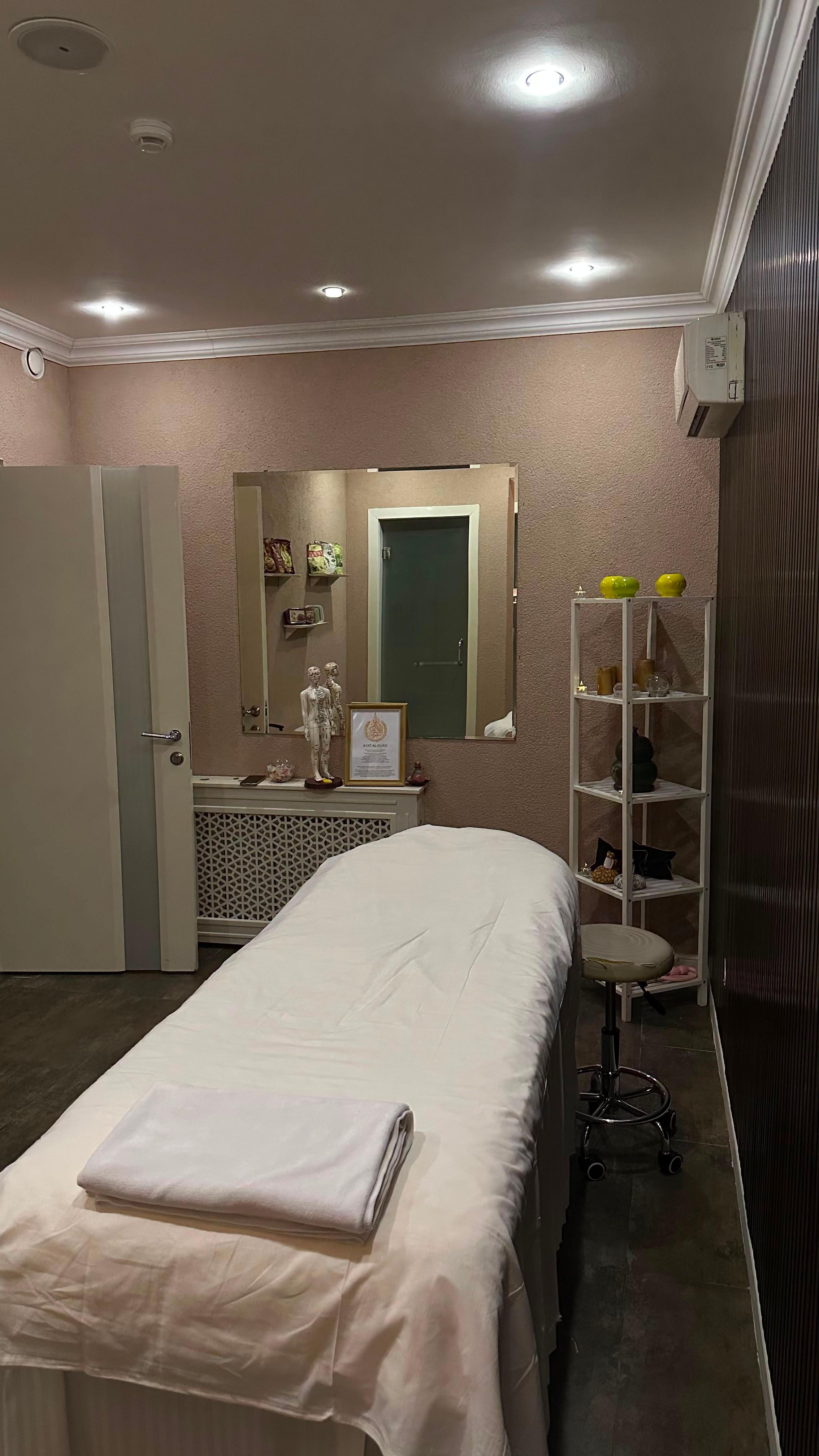 ROYAL MASSAGE studio image