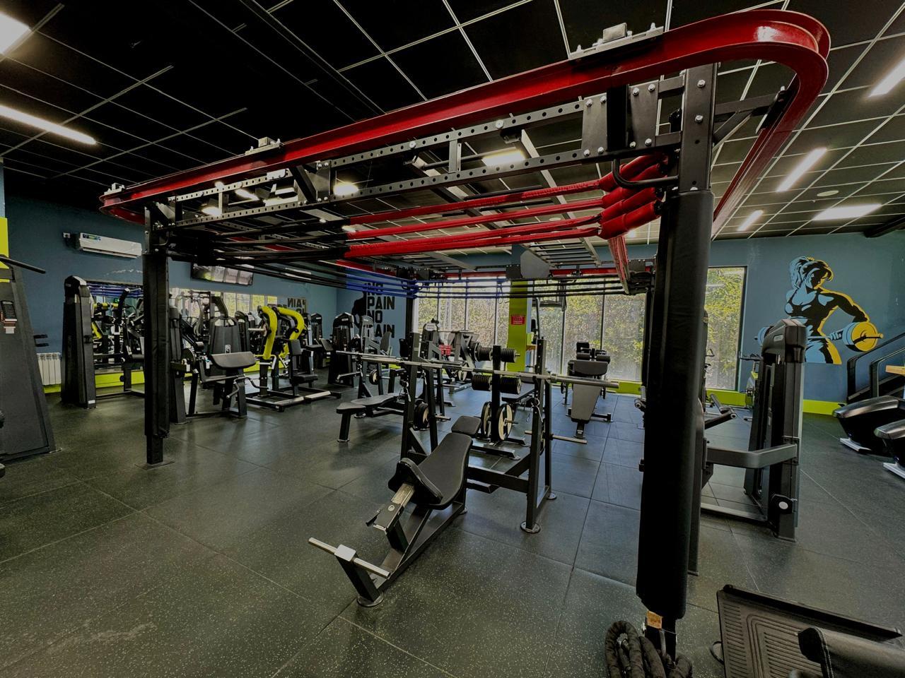 Tau fitness club studio image